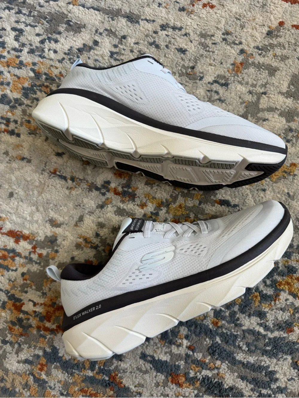 Sketchers D’Lux Walker 2.0 Sneakers
